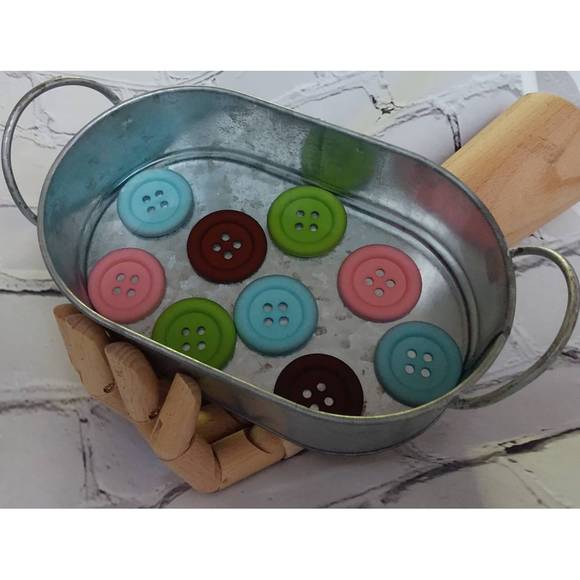 Button Tin - Picture 2 of 4